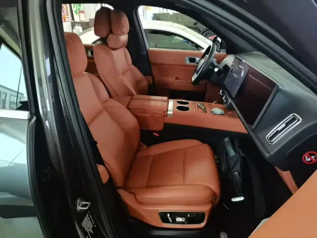 Li Auto L7 — Фото автомобиля 24