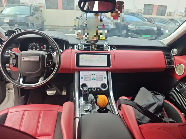 Land Rover Range Rover Sport — Фото автомобиля 12