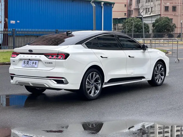 Ford Mondeo — Фото автомобиля 7