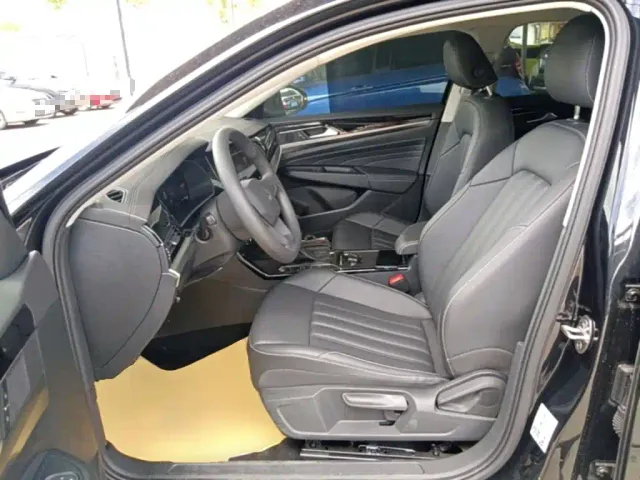 Volkswagen Passat — Фото автомобиля 14