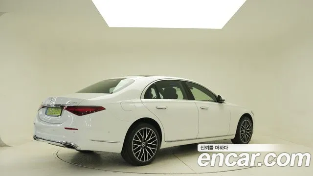 Mercedes-Benz S-Class — Фото автомобиля 2