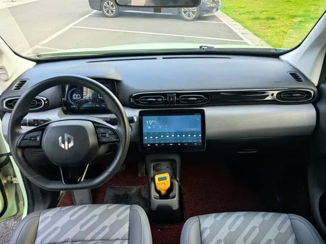 Leapmotor T03 — Фото автомобиля 5
