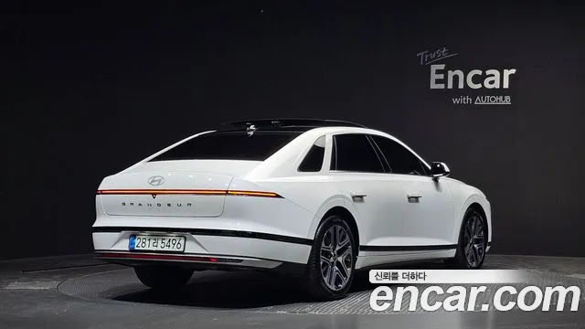 Hyundai Grandeur GN7 — Фото автомобиля 2