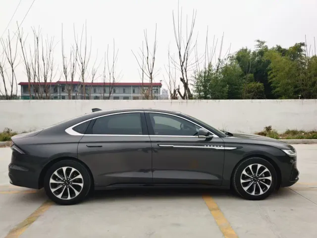 Lincoln Z — Фото автомобиля 7