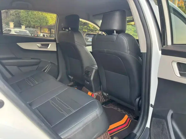 BYD Qin — Фото автомобиля 20
