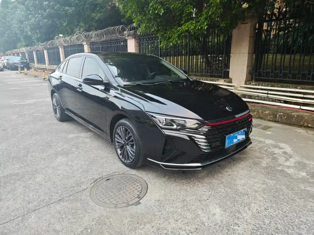 Dongfeng Yixuan MAX — Фото автомобиля 3