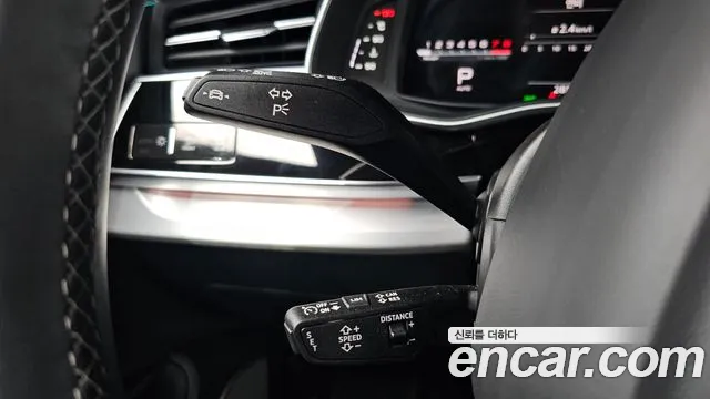 Audi Q8 55 TFSI quattro Premium — Фото автомобиля 11