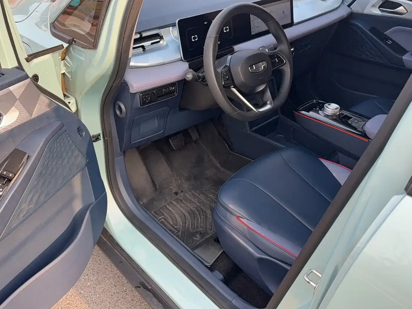 Geely Geometry Geely Geometry E Firefly 2022 401KM Thunder Tiger 4-Seater — Фото автомобиля 8