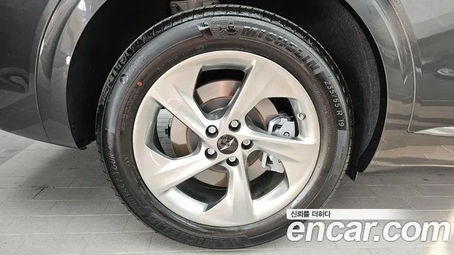 Genesis GV70 2.5T Бензин AWD — Фото автомобиля 5