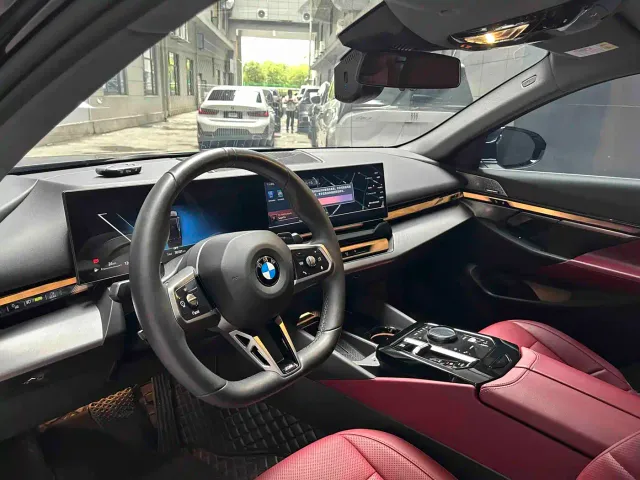 BMW 5 Series — Фото автомобиля 16