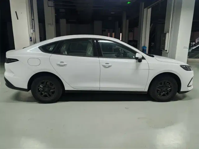 BYD Seal 05 DM-i — Фото автомобиля 7