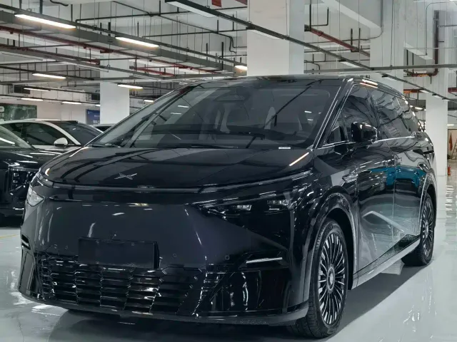 Фотография автомобиля — Xpeng X9