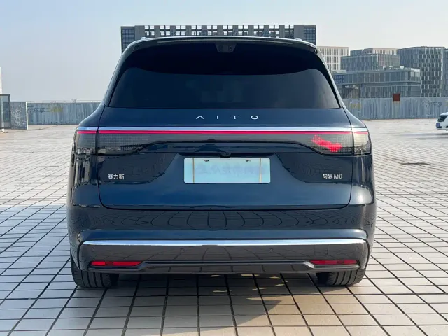Aito M8 — Фото автомобиля 5