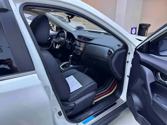 Nissan X-Trail — Фото автомобиля 10