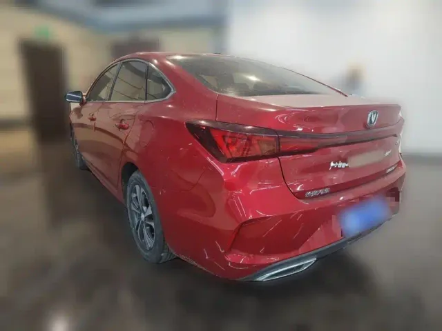 Changan Eado — Фото автомобиля 4