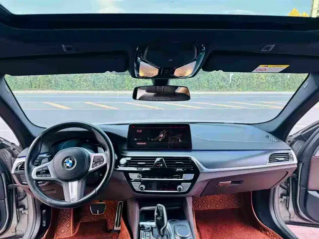 BMW 5 Series — Фото автомобиля 5