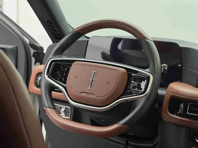 Lincoln Aviator — Фото автомобиля 11