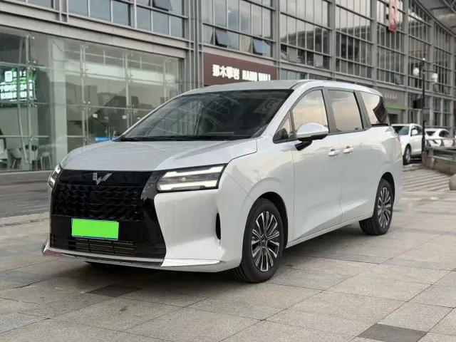 Фотография автомобиля — Wuling Starlight 730