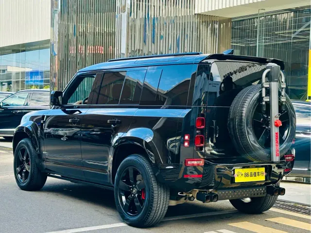 Land Rover Defender — Фото автомобиля 4
