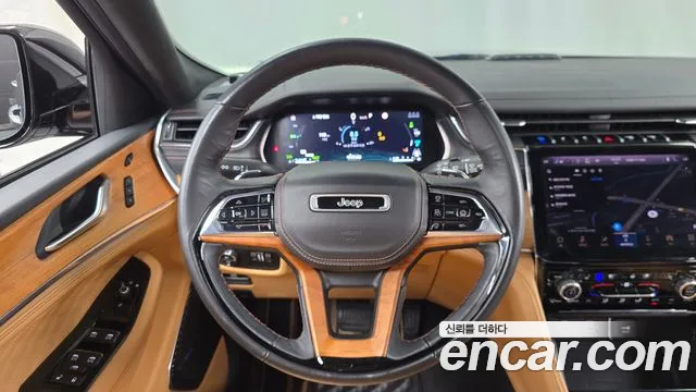 Jeep Cherokee — Фото автомобиля 11