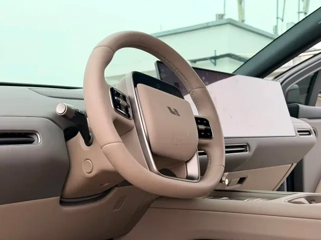 Li Auto i6 — Фото автомобиля 4