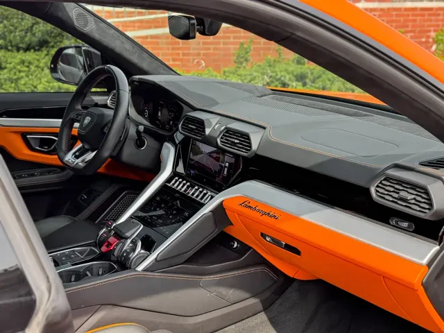 Lamborghini Urus — Фото автомобиля 11