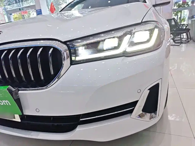 BMW 5 Series — Фото автомобиля 23