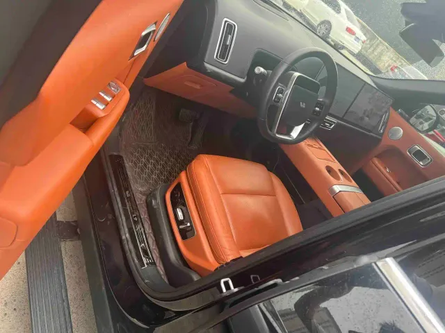 Li Auto L9 — Фото автомобиля 2
