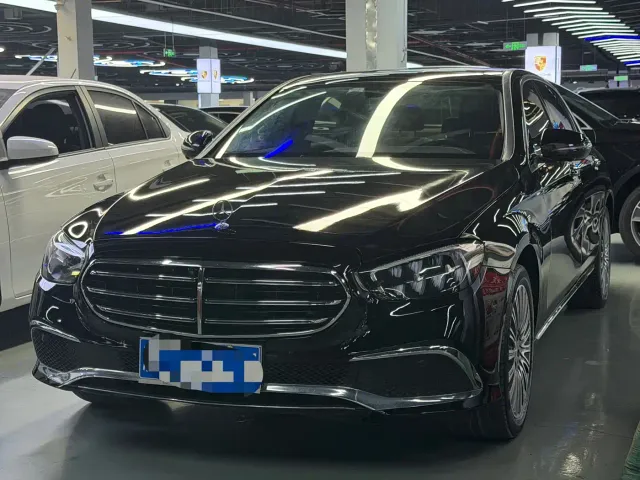 Фотография автомобиля — Mercedes-Benz E-Class