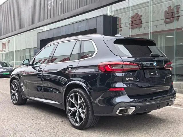 BMW X5 — Фото автомобиля 12