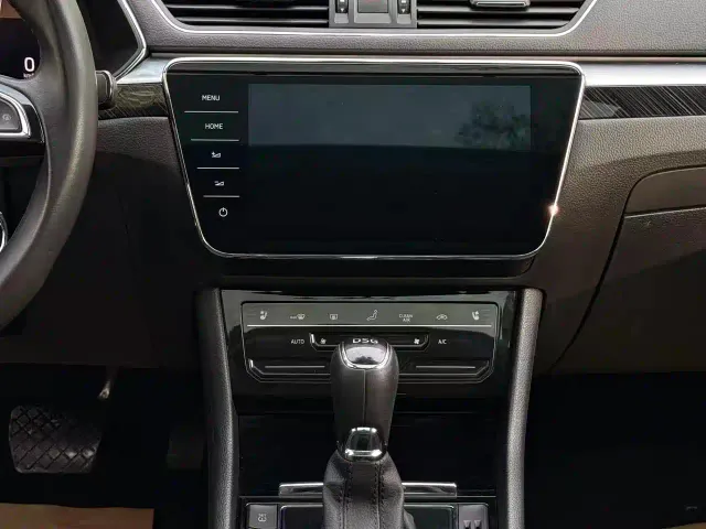 Skoda Superb — Фото автомобиля 24