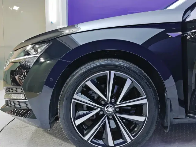 Skoda Superb — Фото автомобиля 14
