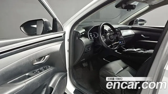 Hyundai Tucson Tucson (NX4) Бензин 1.6 Turbo 4WD — Фото автомобиля 11
