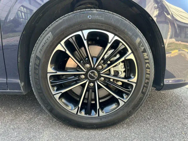 Roewe iMAX8 — Фото автомобиля 27