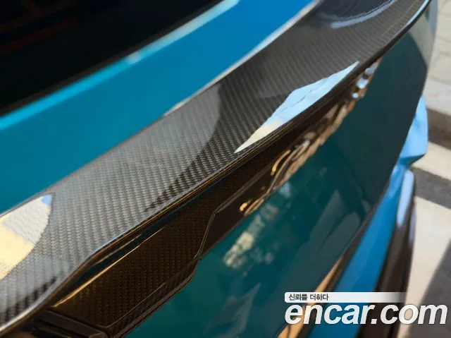 Lamborghini Urus — Фото автомобиля 10