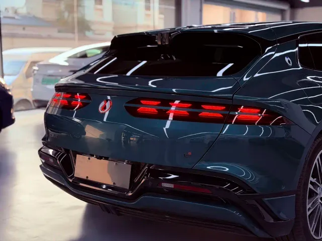Denza Z9GT — Фото автомобиля 28