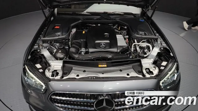 Mercedes-Benz E-Class — Фото автомобиля 6