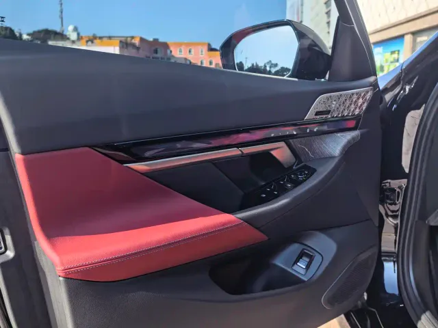 BMW 5 Series — Фото автомобиля 14