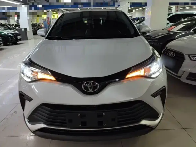 Toyota IZOA — Фото автомобиля 2