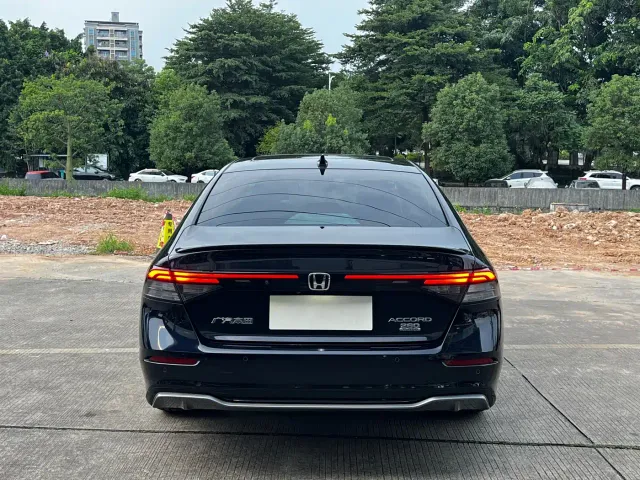Honda Accord — Фото автомобиля 8