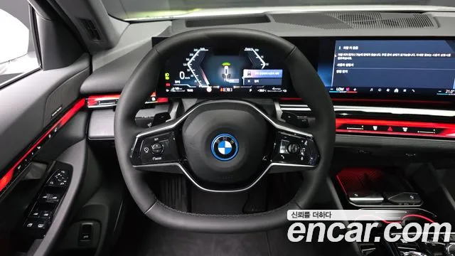 BMW 5-Series 5 серия (G60) — Фото автомобиля 12