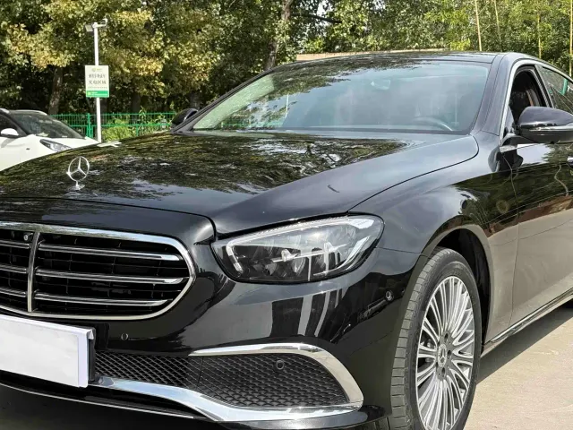 Mercedes-Benz E-Class — Фото автомобиля 22