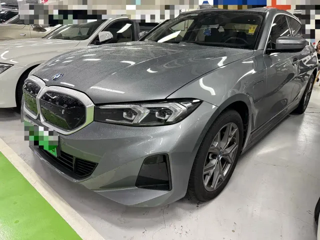 Фотография автомобиля — BMW i3