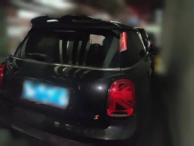MINI Hatch — Фото автомобиля 4
