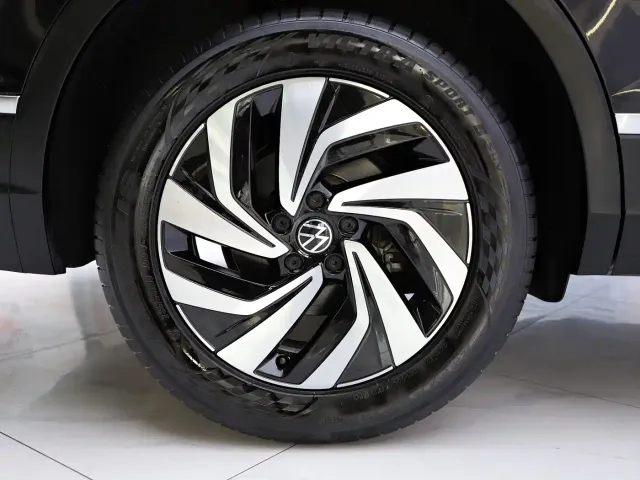 Volkswagen Tiguan L — Фото автомобиля 19