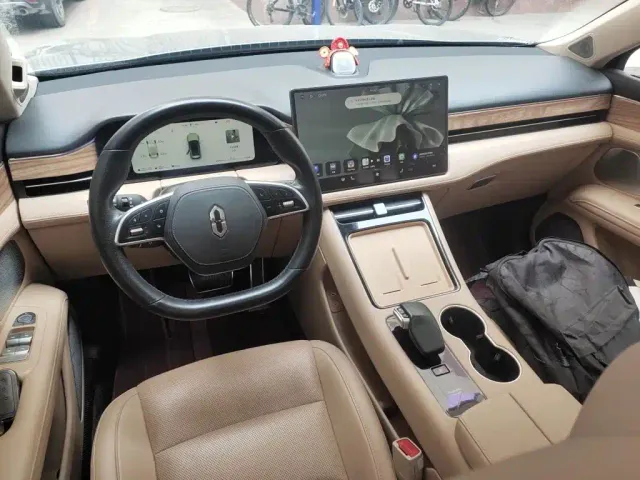 Aito M5 — Фото автомобиля 10