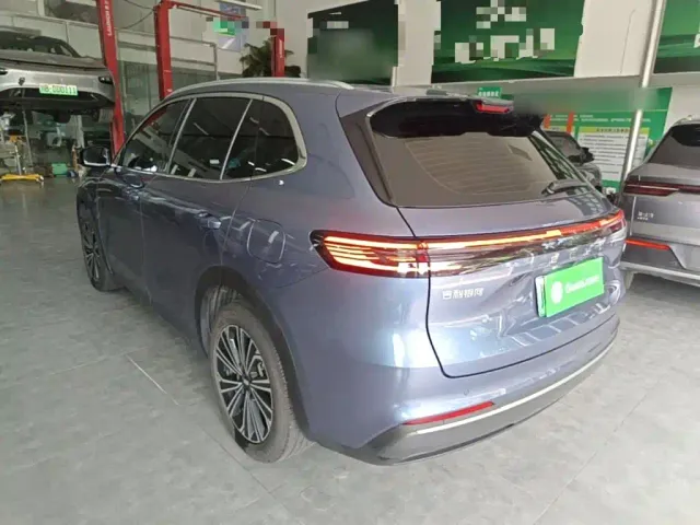 Geely Galaxy Starship 7 EM-i — Фото автомобиля 4