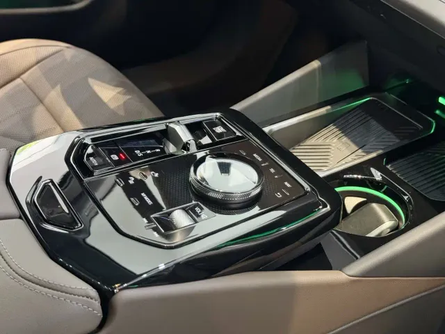 BMW 5 Series — Фото автомобиля 14