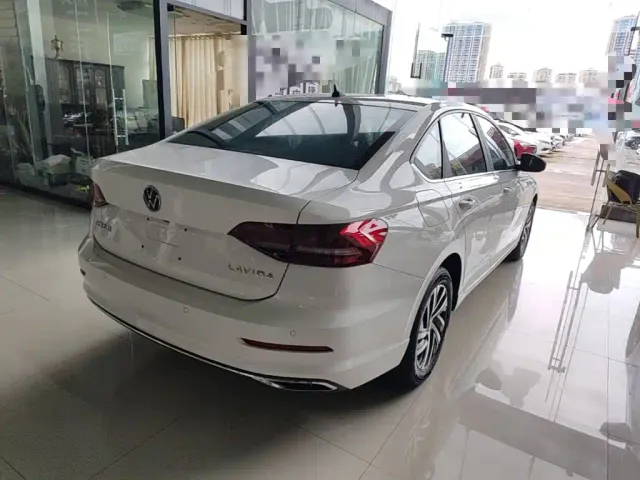 Volkswagen Lavida — Фото автомобиля 6