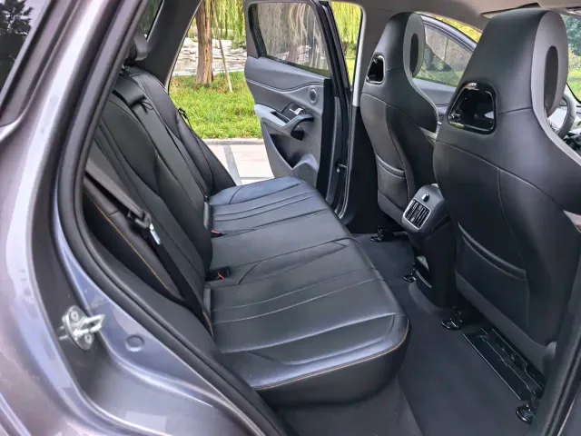 BYD Seal 05 DM-i — Фото автомобиля 9